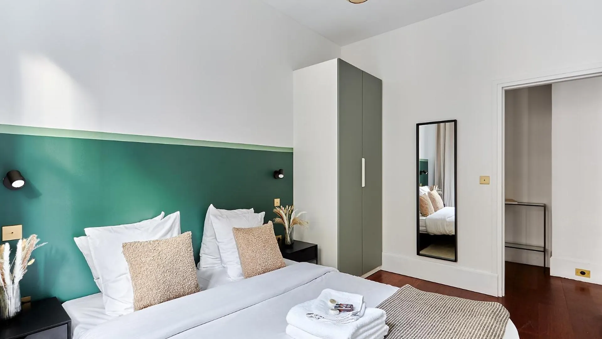 Apartment Louvre By Studio Prestige Paris