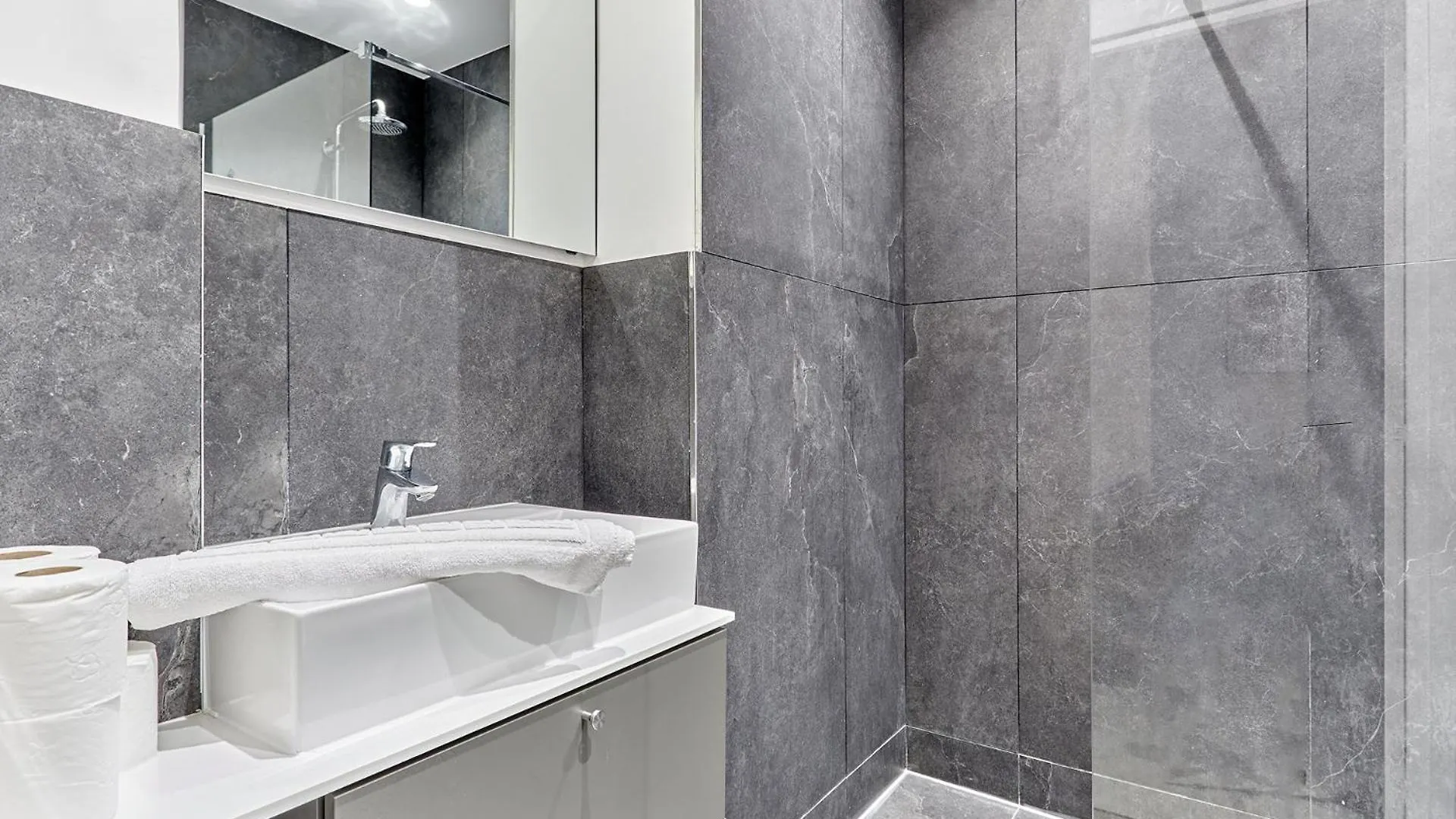 Apartment Louvre By Studio Prestige Paris France